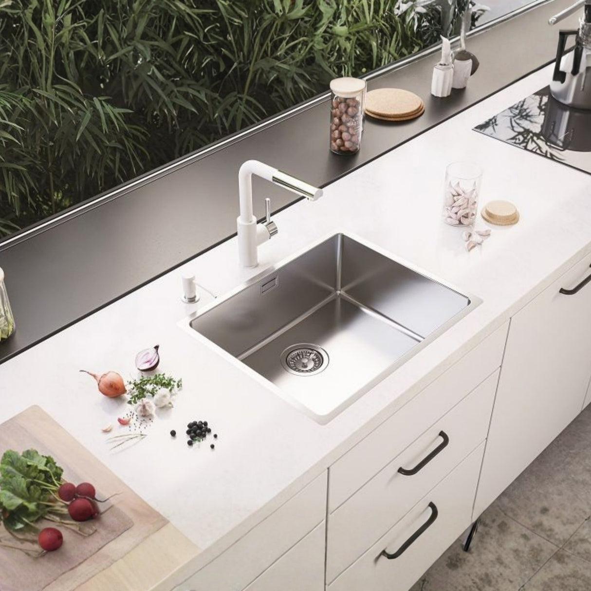 Alveus Siros-P Pull-Out L-Spout Kitchen Mixer Tap with Single Lever in Arctic Life Style