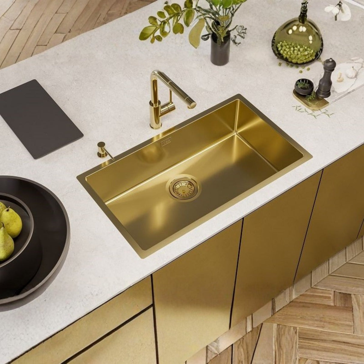 Alveus Zeos-P Monarch Kitchen Mixer Tap Pull-Out with Single Lever Control in Gold Life Style