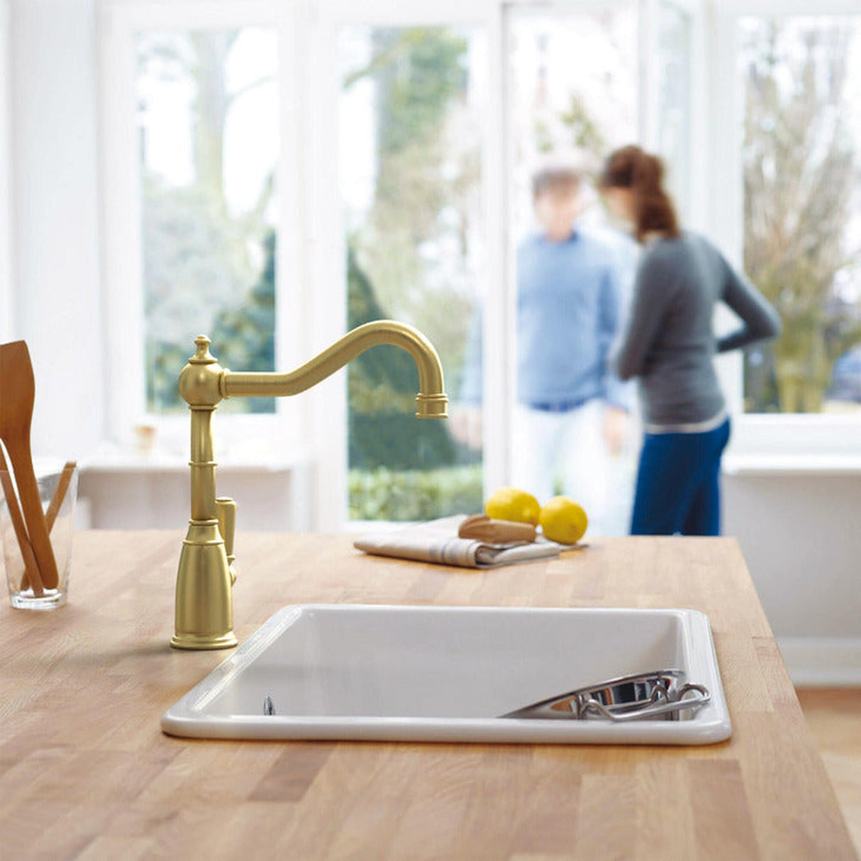 Bidbury & Co. Country Style Spout With Single Lever Mixer Tap Old English Brass 57865890 Lifestyle