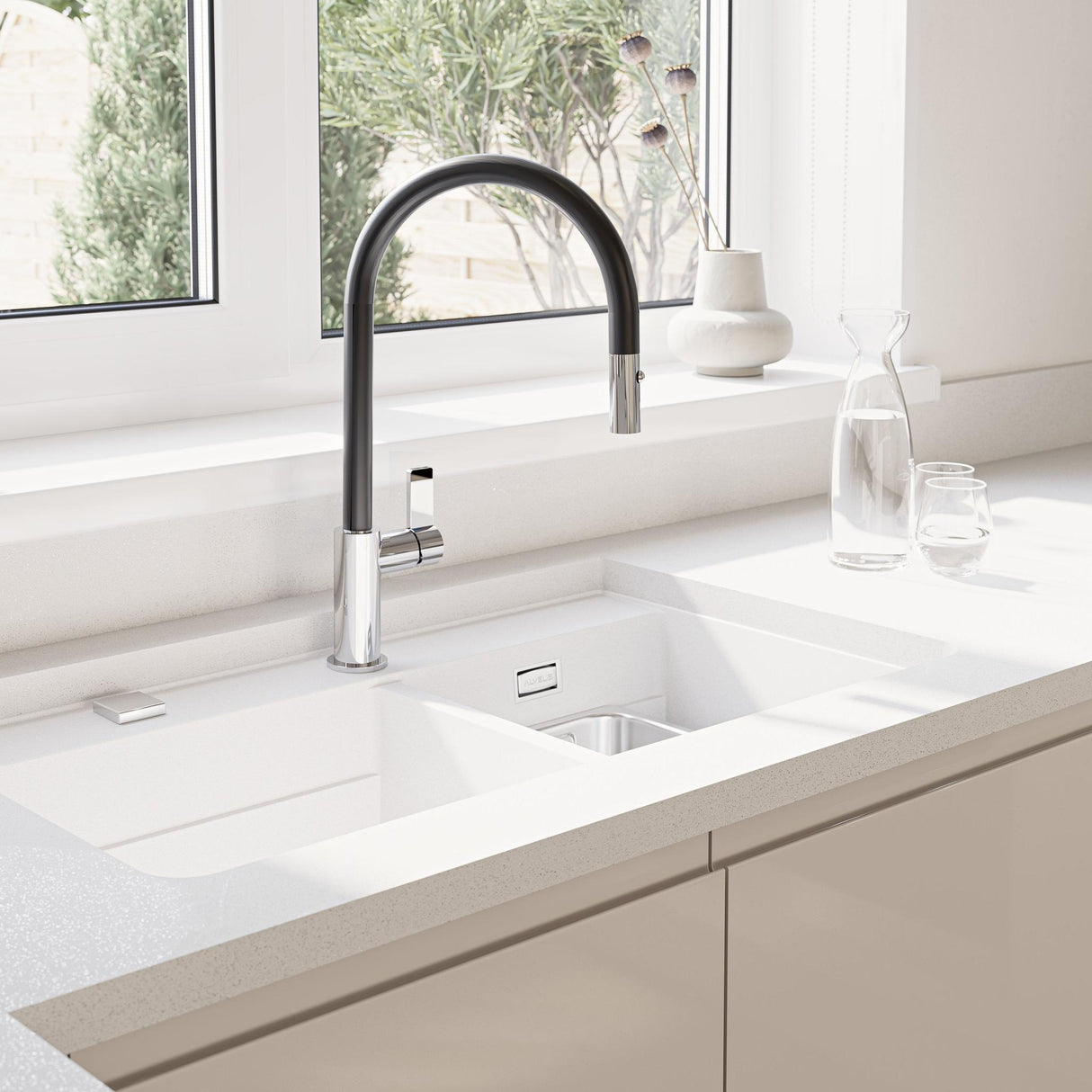 Nobili Flag J Pull-Out Spout Kitchen Tap in Chrome and Black Life Style