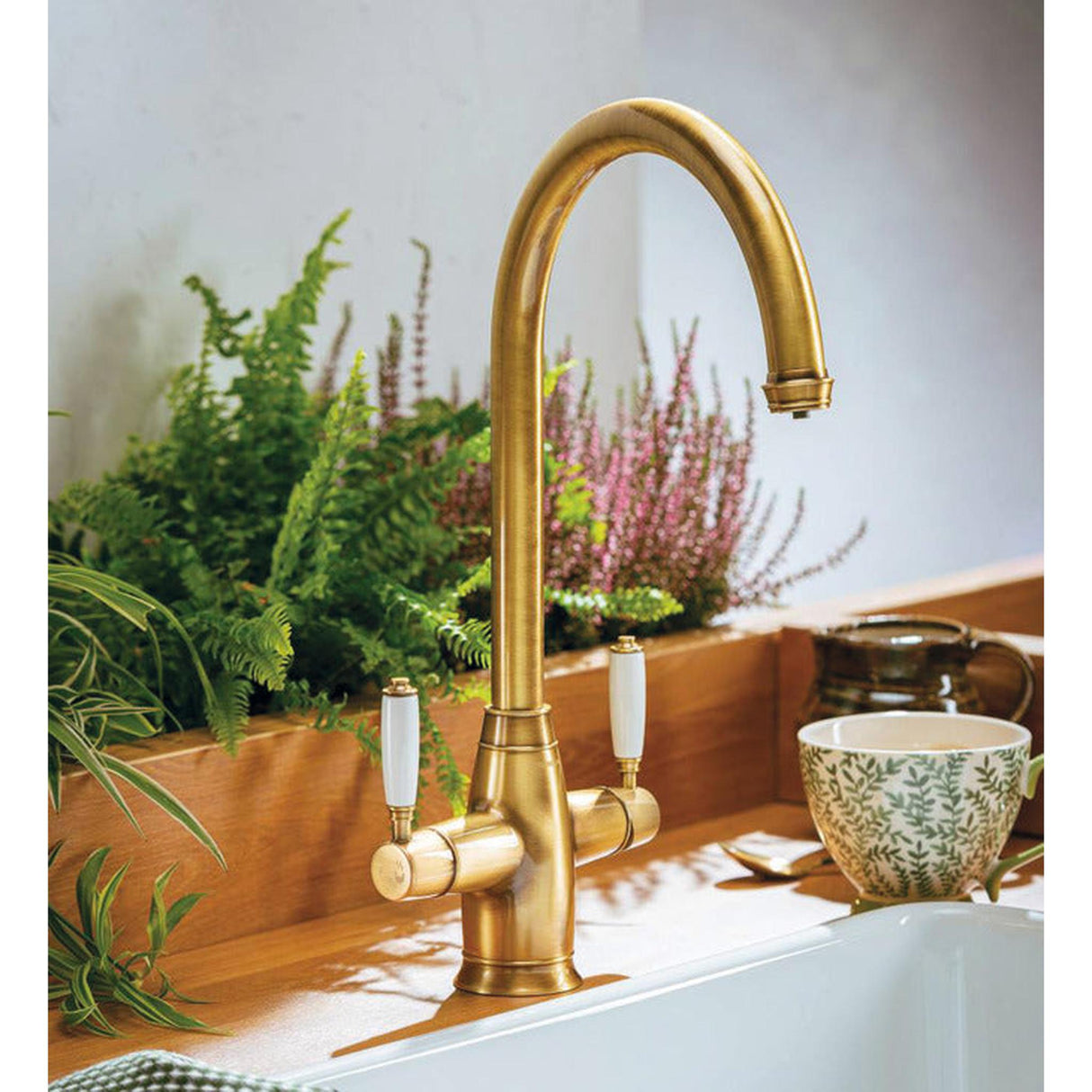 Pronteau ProTrad C-spout Antique brass 4-in-1 with ProBoil Filter Tap in 2.1 Litres 57850560 Lifestyle