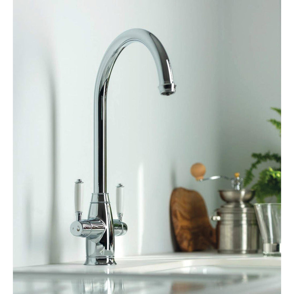 Pronteau ProTrad C-spout Polished Chrome 4-in-1 with ProBoil Filter Tap in 2.1 Litres 57850260 Lifestyle