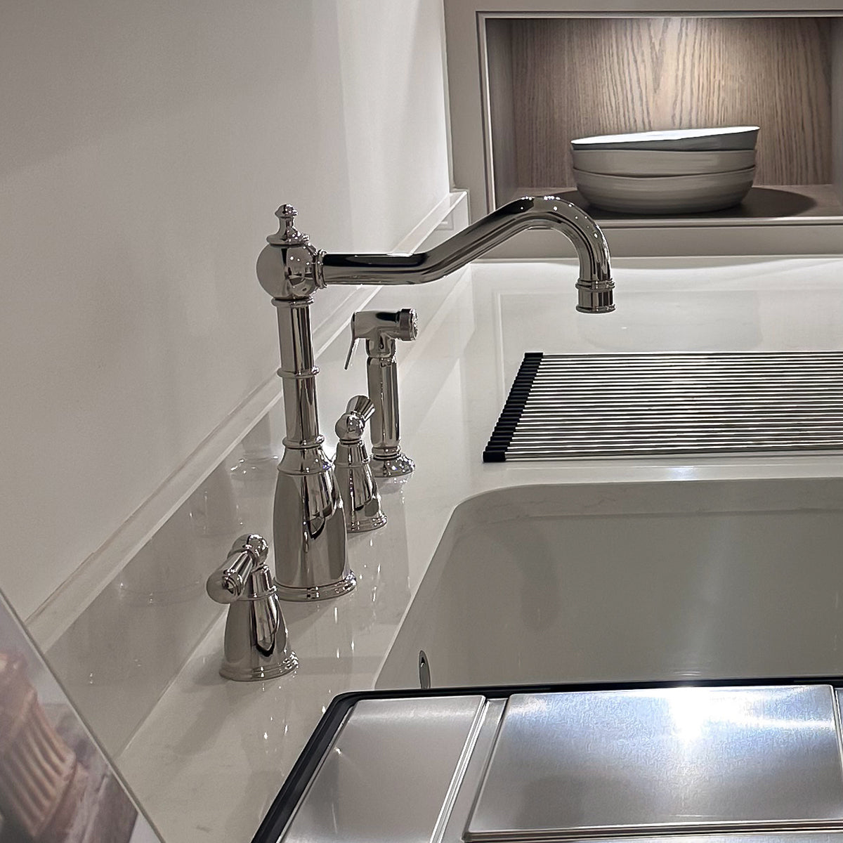Bidbury & Co. Stockwell Kitchen Tap & Pull Out Spray with Ornate Lever Handles & Charming Traditional Aesthetic