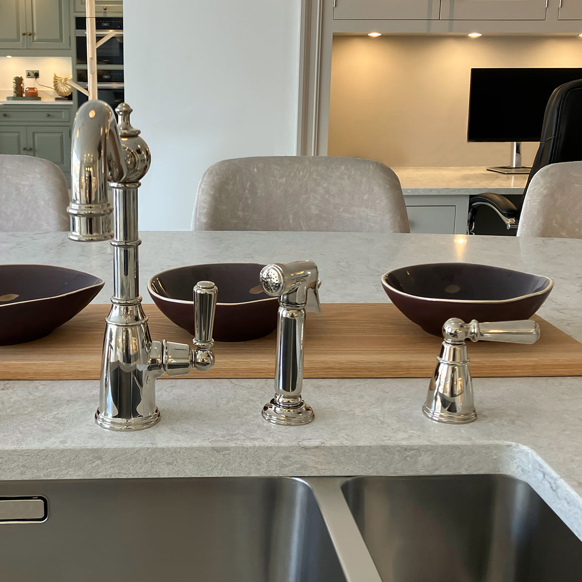 Bidbury & Co. Stanton Kitchen Mixer Tap with Single Lever Control & Timeless Traditional Design