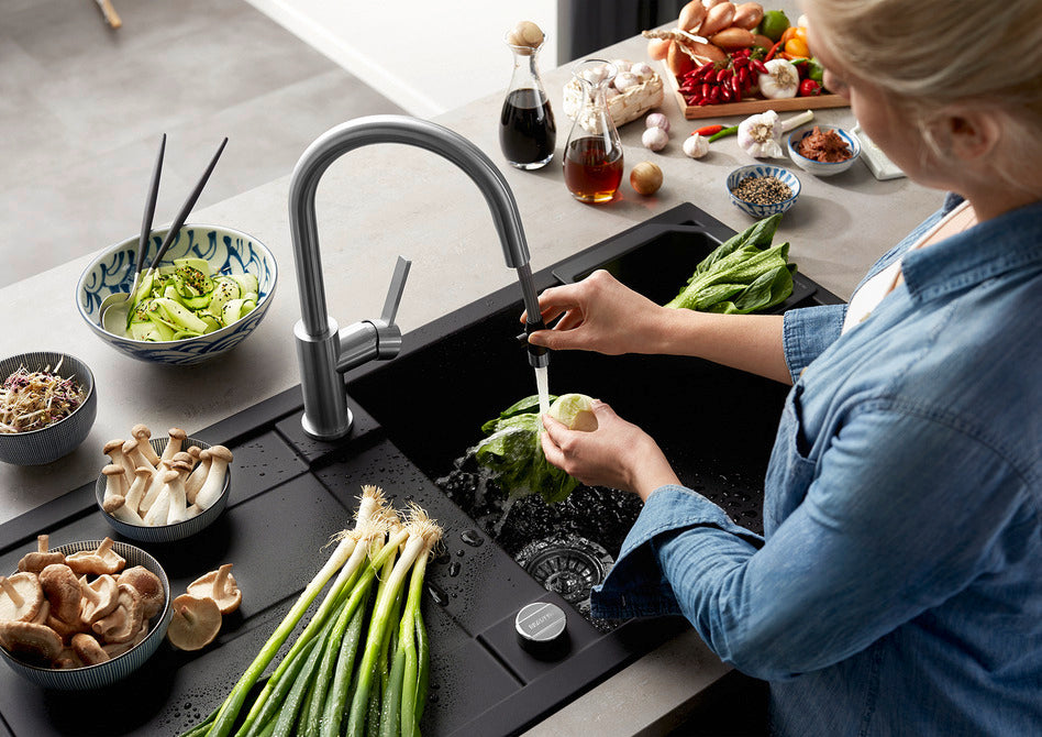 BLANCO Candor S Single Lever Kitchen Mixer Tap with Pull Out Spray Rinsing Vegetables at the Sink