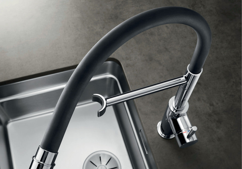 BLANCO Catris-S Flexo Single Lever Kitchen Mixer Tap with Pull Out Spray Flexible Silicone Hose over a Stainless Steel Sink