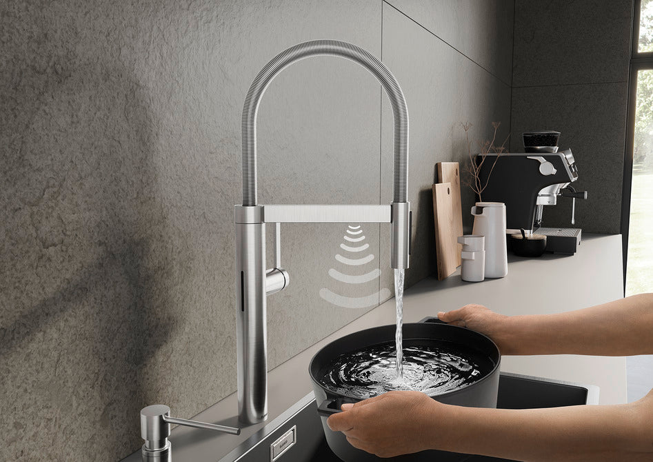 BLANCO Culina II S II Sensor Semi-Pro Kitchen Mixer Tap Touchless Sensor Filling a Pan
