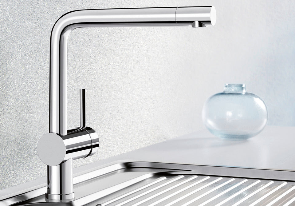 BLANCO Linus Single Lever Kitchen Mixer Tap with 360° Swivel Spout in Chrome on a Stainless Steel Sink Drainer