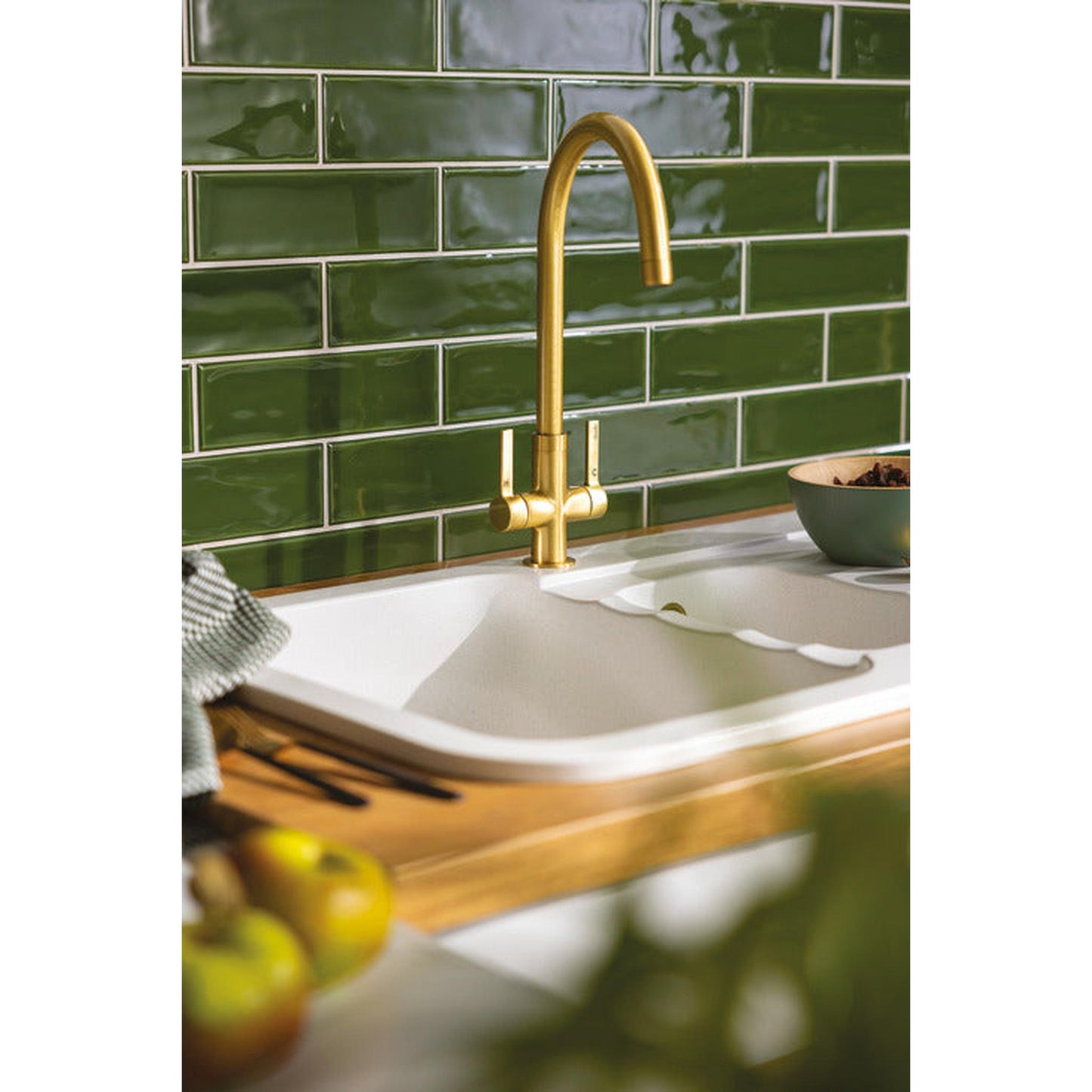 Abode Dune  Inset Mount One and Half Bowl Kitchen Sink For 600mm Cabinet in Ceramic Frost white 56990503 Lifestyle