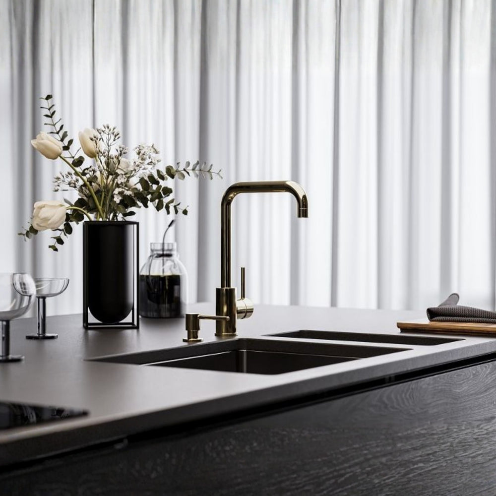 Alveus Oz Monarch Kitchen Mixer Tap with Single Lever in Gold Life Style