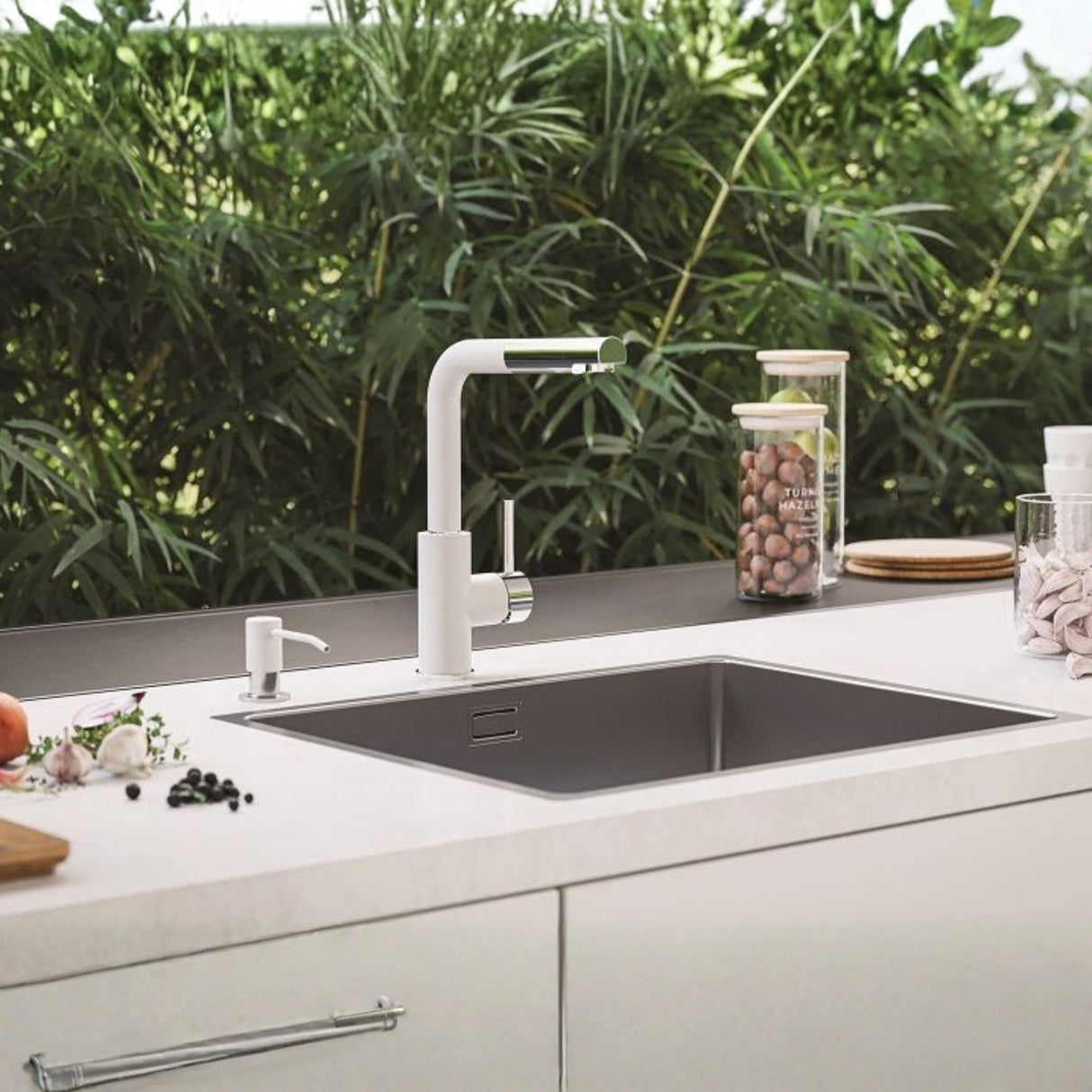Alveus Siros-P Pull-Out L-Spout Kitchen Mixer Tap with Single Lever in Arctic Life Style