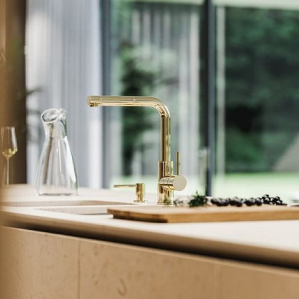 Alveus Zeos-P Monarch Kitchen Mixer Tap Pull-Out with Single Lever Control in Gold Life Style