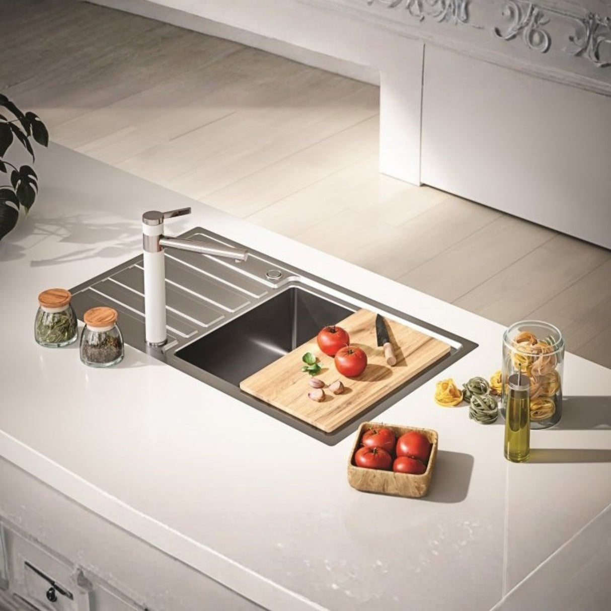 Alveus Zina Kitchen Tap in Arctic with Sleek Straight Spout & Effortless Single-Lever Control Life Style