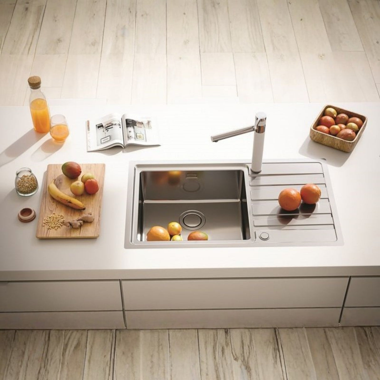 Alveus Zina Kitchen Tap in Arctic with Sleek Straight Spout & Effortless Single-Lever Control Life Style