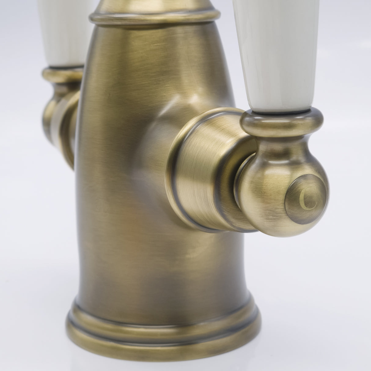 Bidbury & Co. Amesbury Kitchen Mixer Tap with White Tipped Lever Handles & Regal Aesthetic