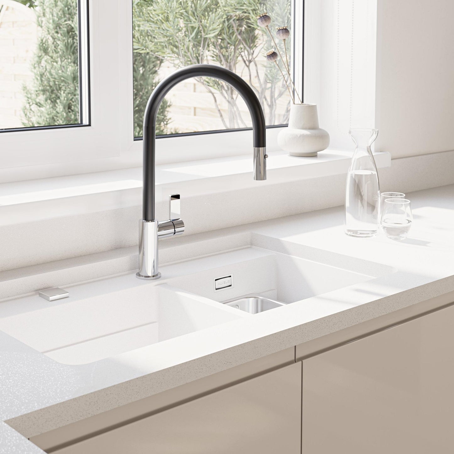 Nobili Flag J Pull-Out Spout Kitchen Tap in Matt Black-The Tap Collection