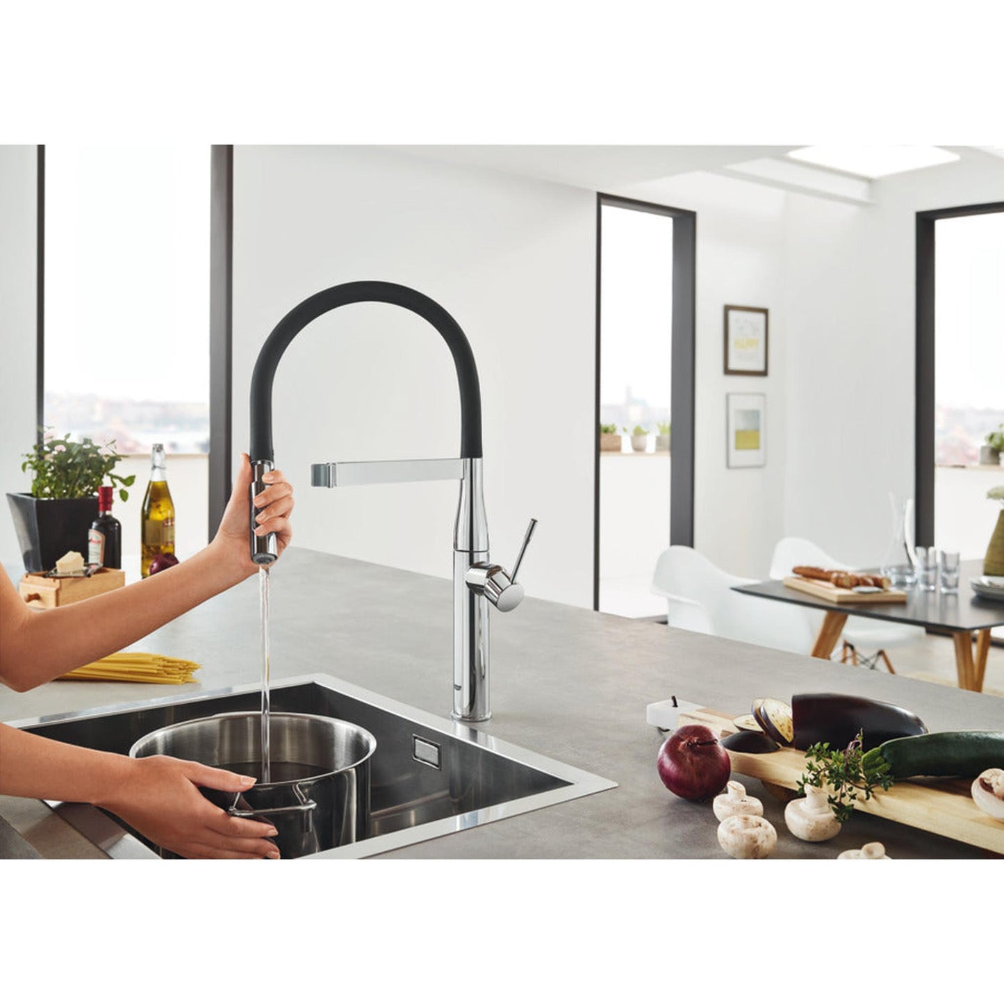 Grohe Essence Professional Pull Out Spray Tap With Single Lever Mixer Lifestyle 