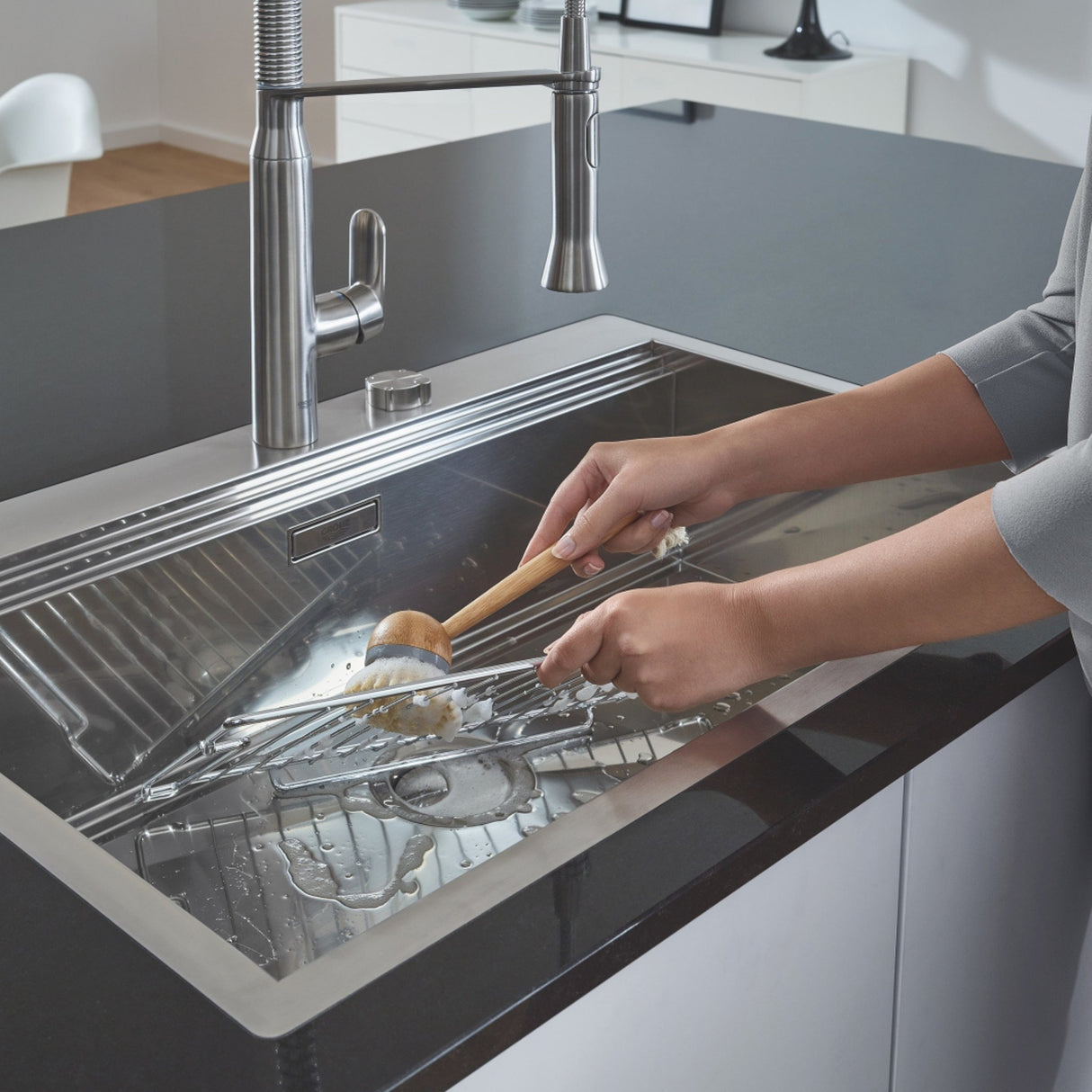 Grohe K800 90-S 1.0 Bowl Inset Kitchen Sink in Satin Finish with Grohe Whisper Insulation & Angular Diamond Base