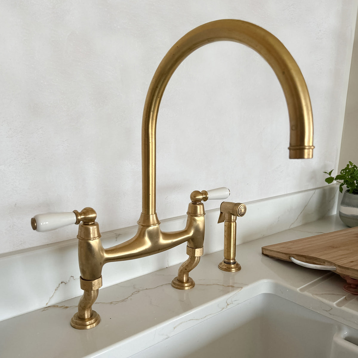 Bidbury & Co. Moreton Bridge Kitchen Mixer Tap with White Tipped Lever Handles & Regal Design