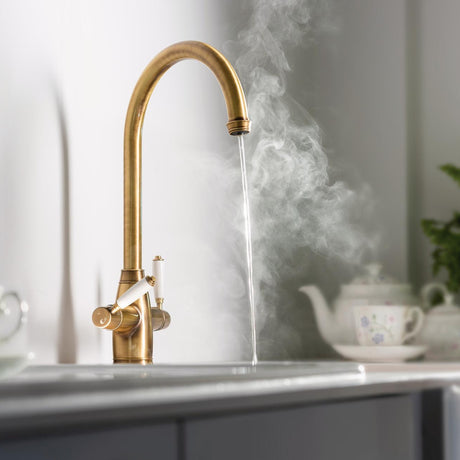 Pronteau ProTrad C-Spout 4-in-1 with ProBoil Filter Tap in 2.1 Litres Antique Brass Life Style