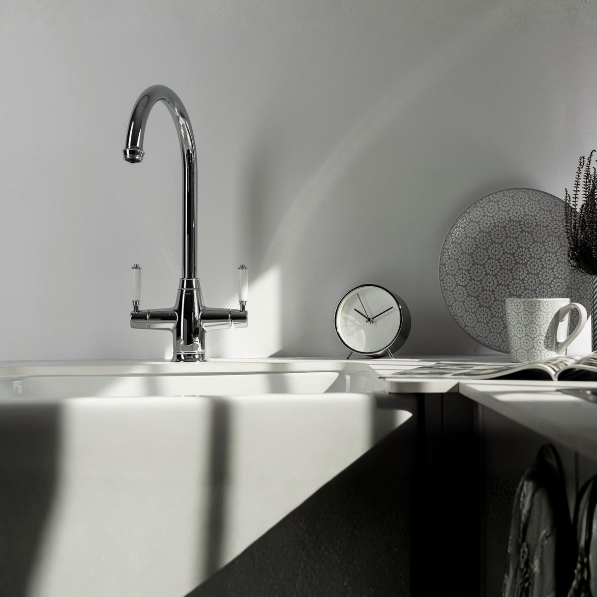 Pronteau ProTrad C-Spout Polished Chrome 3-in-1 Filter Tap in 2.1 Litres Life Style