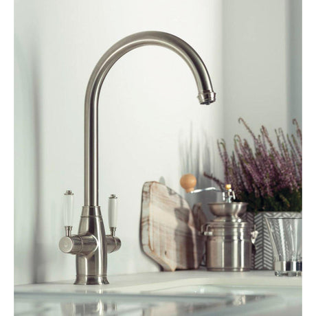 Pronteau ProTrad C-spout  3-in-1 Filter Tap in 2.1 Litres 57850610 Lifestyle