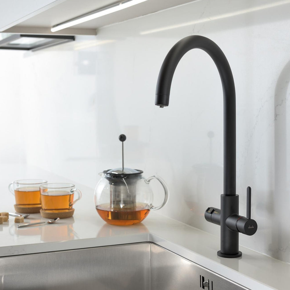 Pronteau Prothia C-Spout 2.1 Litres with Tab Single Lever in Matt Black Life Style