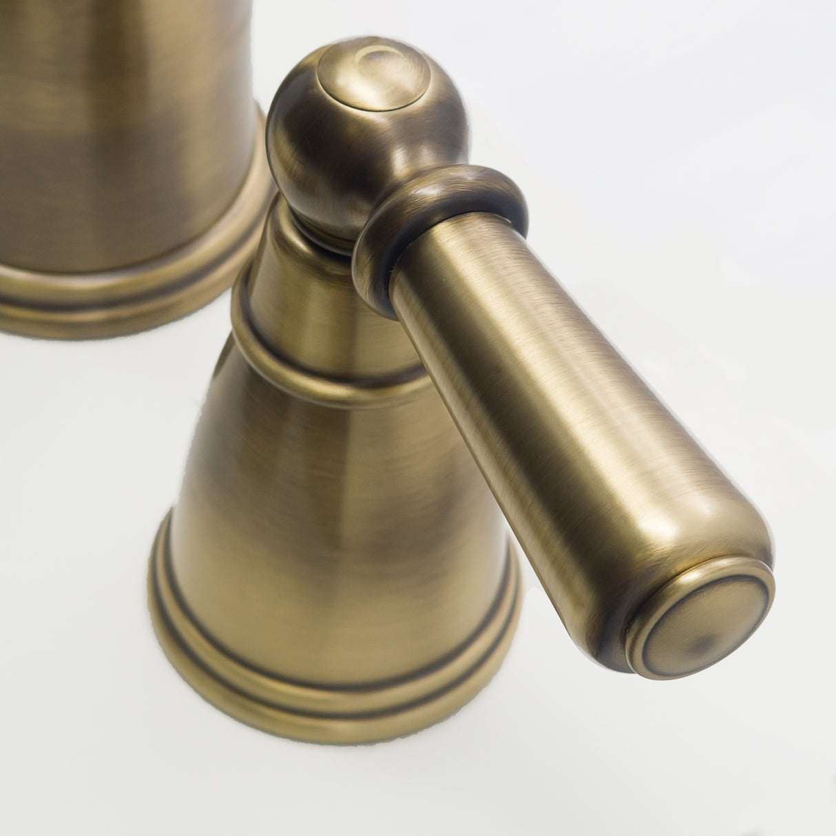 Bidbury & Co. Stockwell Kitchen Tap & Pull Out Spray with Ornate Lever Handles & Charming Traditional Aesthetic