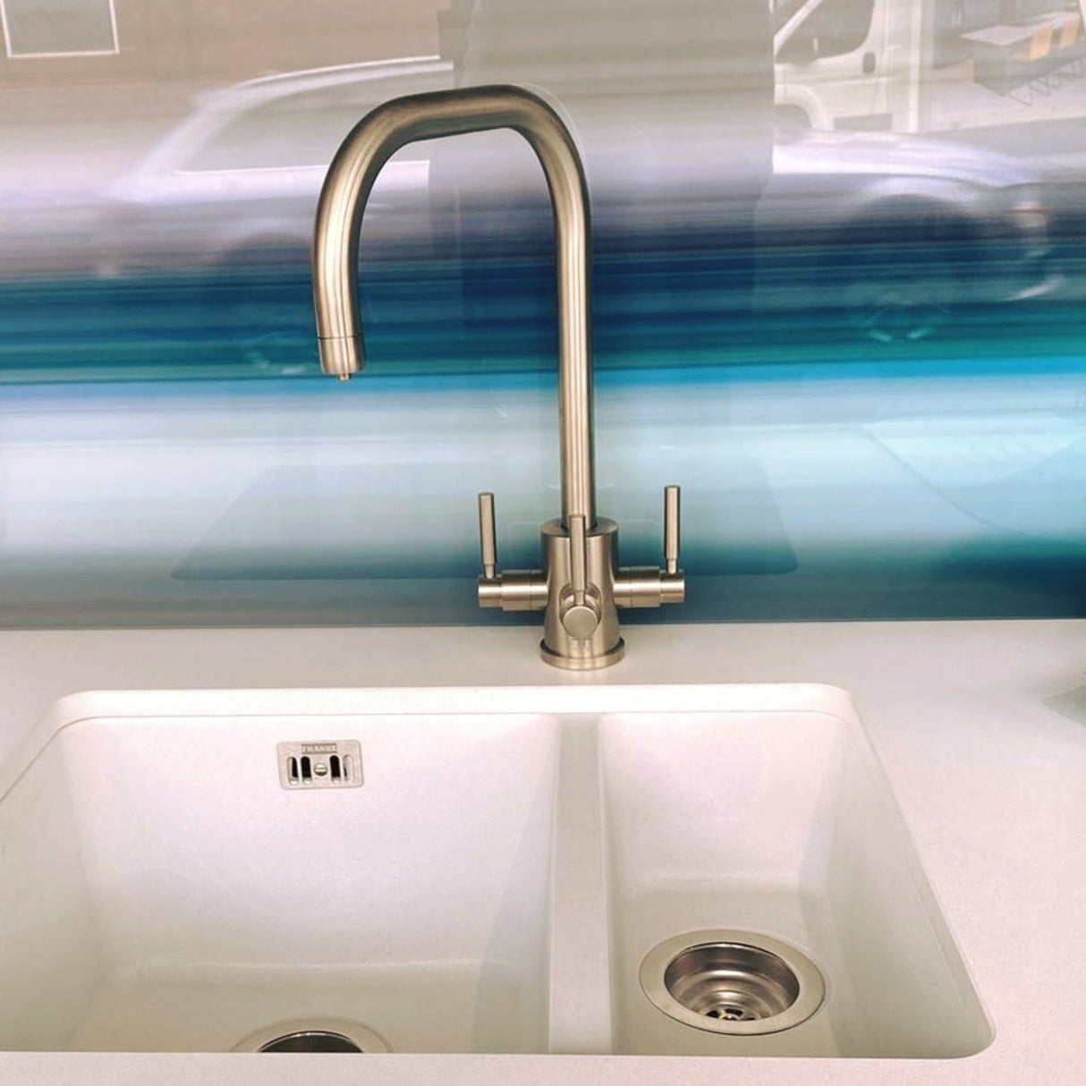 Triflow Concepts Original Newton U‑Spout Filtered Kitchen Tap Life Style