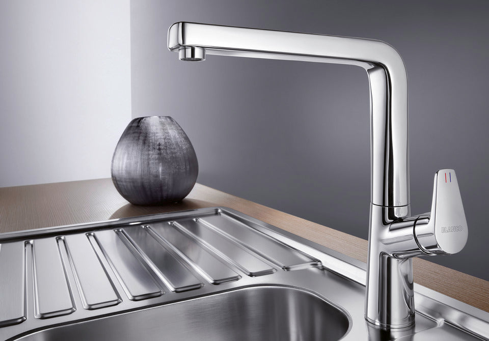 BLANCO Avona Single Lever Kitchen Mixer Tap on a Stainless Steel Sink Drainer