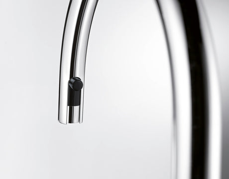 BLANCO Carena-S Vario Single Lever Kitchen Mixer Tap with Pull Out Spray Pull-Out Spray Head Close-Up