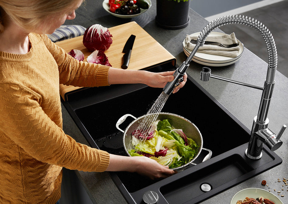 BLANCO Catris-S Single Lever Kitchen Mixer Tap with Pull Out Spray Rinsing Salad with the Spray Hose