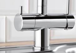 BLANCO Fontas II Single Lever Filter Kitchen Mixer Tap Twin Outlet Close-Up