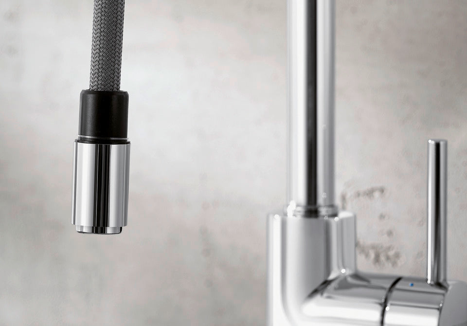 BLANCO Mida-S Single Lever Kitchen Mixer Tap with Pull-Down Handspray Pull-Down Spray Head Close-Up