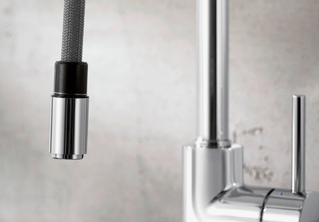 BLANCO Mida-S Single Lever Kitchen Mixer Tap with Pull-Down Handspray Pull-Down Spray Head Close-Up