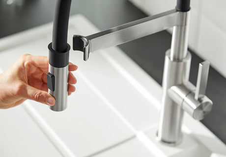BLANCO Sonea S-Flexo Single Lever Kitchen Mixer Tap with Pull Out Spray Spray Head Jet Switch Close-Up