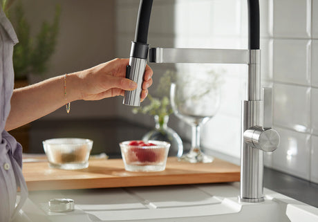 BLANCO Sonea S-Flexo Single Lever Kitchen Mixer Tap with Pull Out Spray Spray Head Removed from the Holder