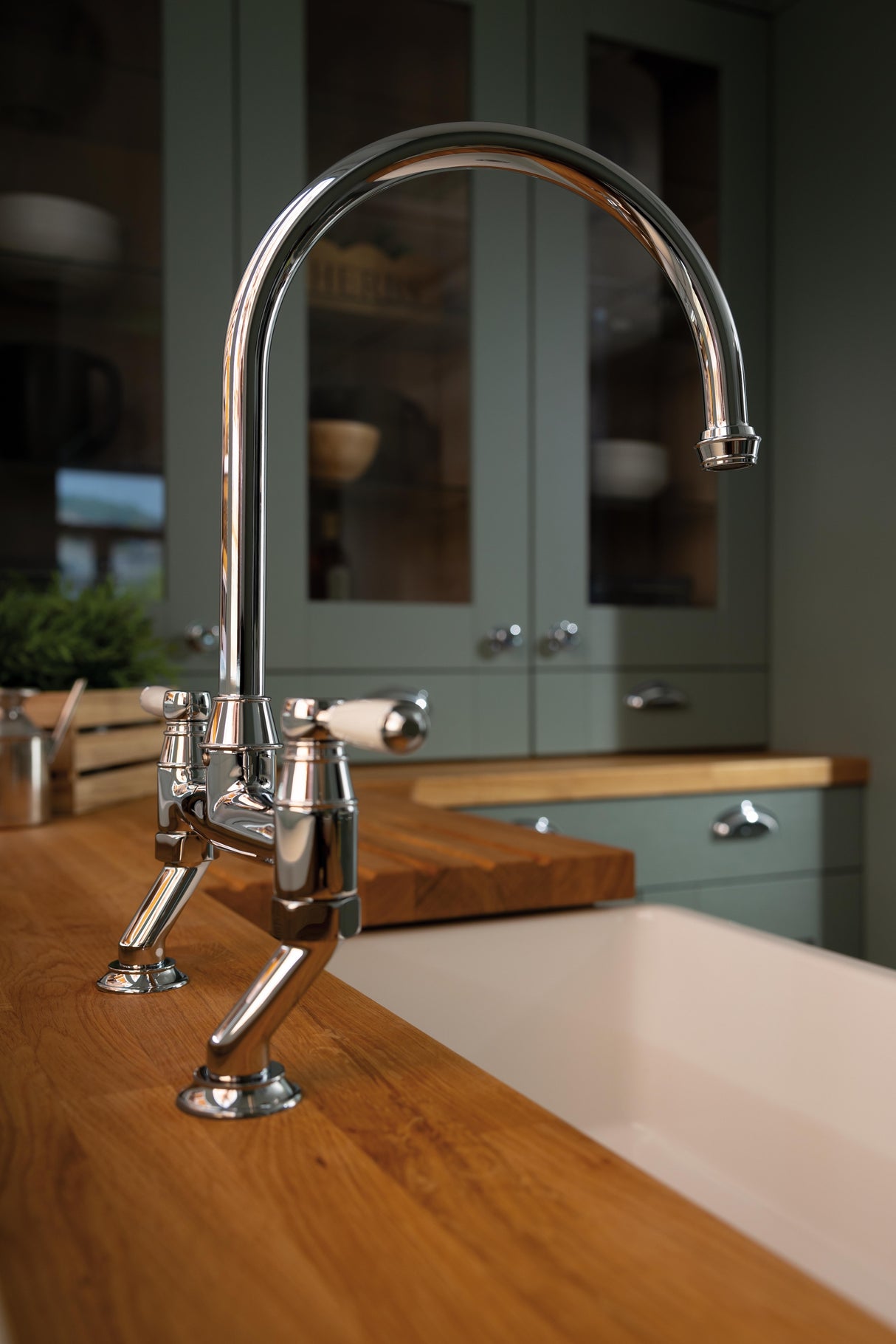 Abode Oxbury Traditional Bridge C-Spout Kitchen Mixer Tap