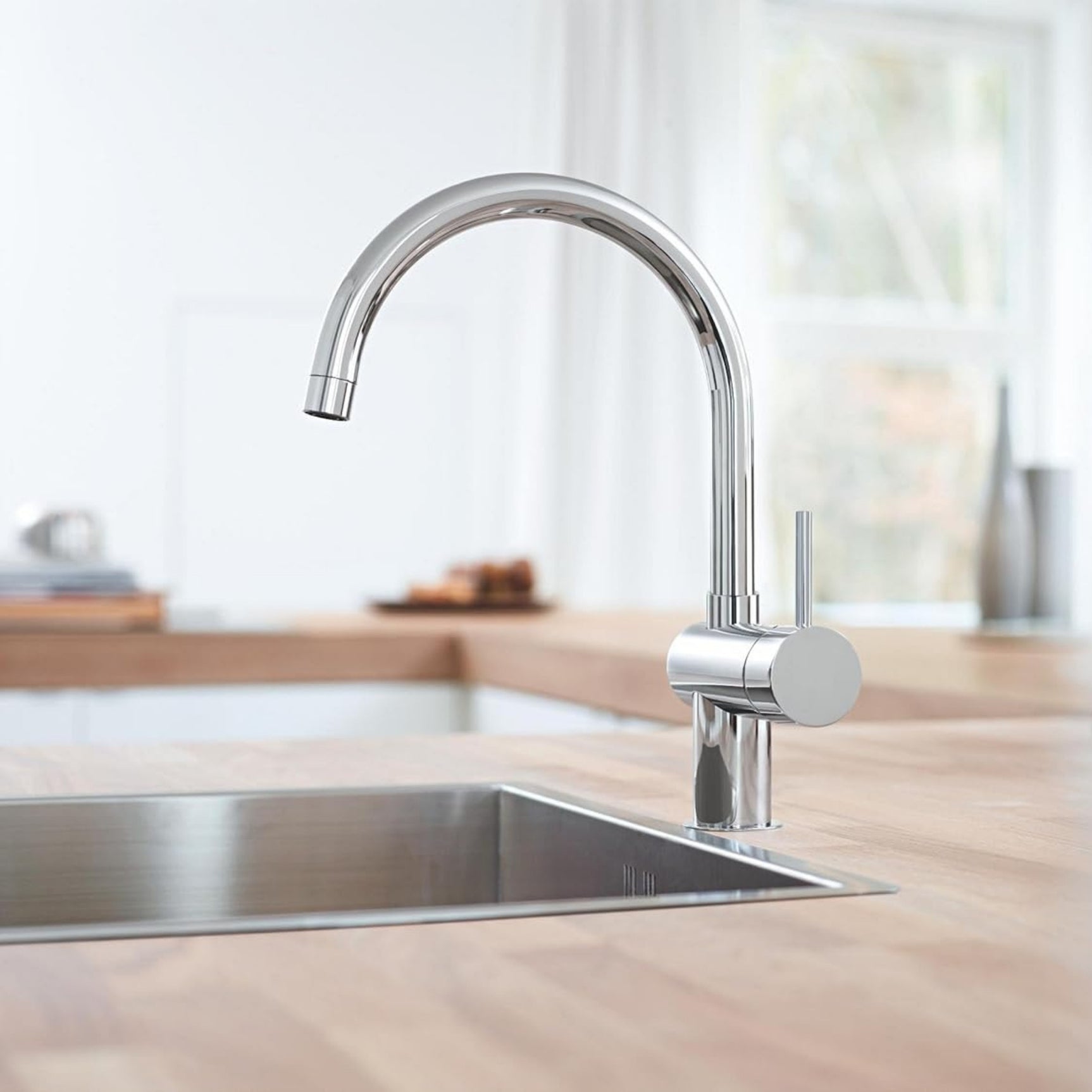 Grohe Minta Contemporary C-Spout Mixer Tap with Single Lever Monobloc in Chrome Video