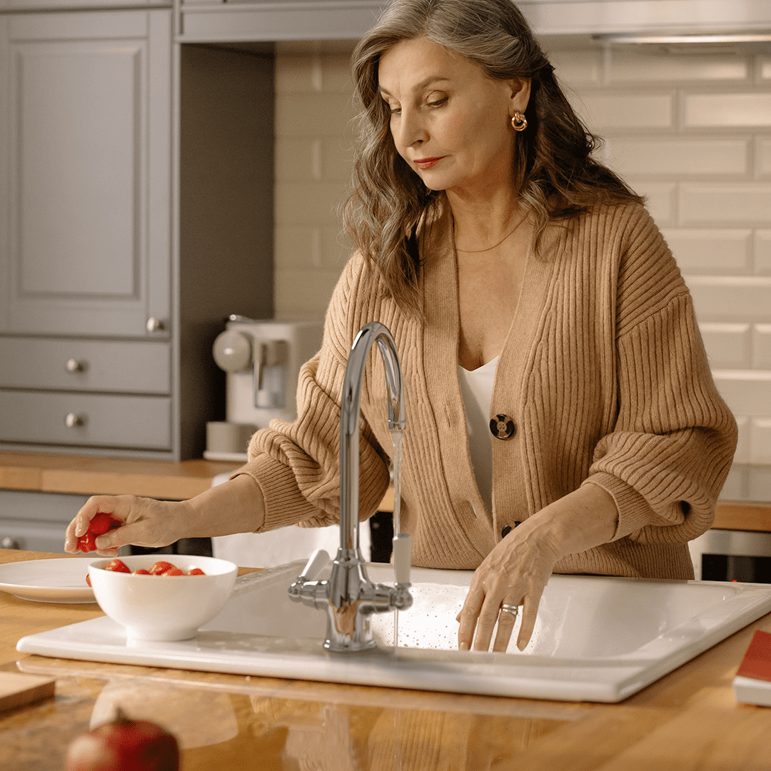 Bidbury & Co. Amesbury Kitchen Mixer Tap with White Tipped Lever Handles & Regal Aesthetic