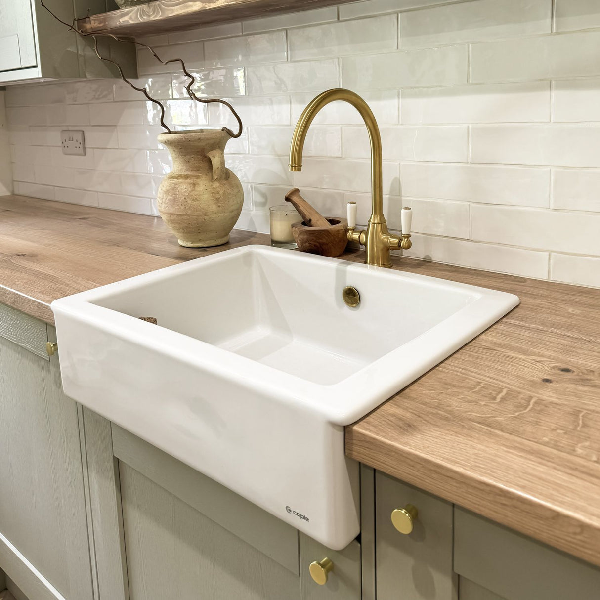 Bidbury & Co. Amesbury Kitchen Mixer Tap with White Tipped Lever Handles & Regal Aesthetic